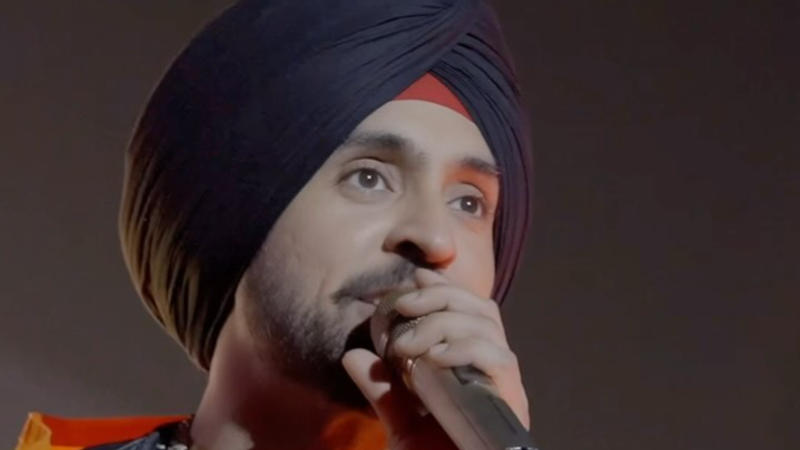 Diljit Dosanjh at Delhi concert.