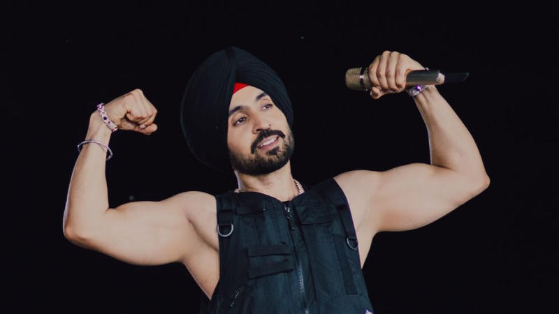 Diljit Dosanjh fan wave in Delhi concert