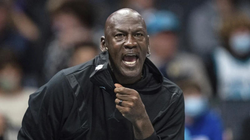 Michael Jordan Slam Dunks Trump! Issues Agitated Response After Fake Endorsement Tweet Goes Viral