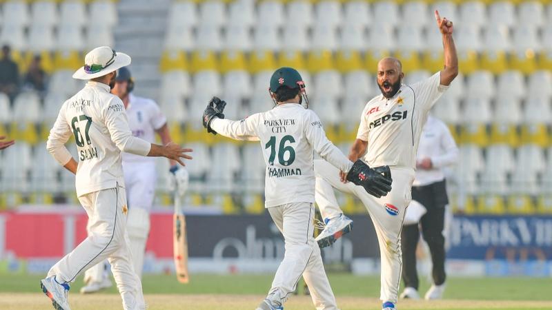 england faltered in second test despite ben duckett century 