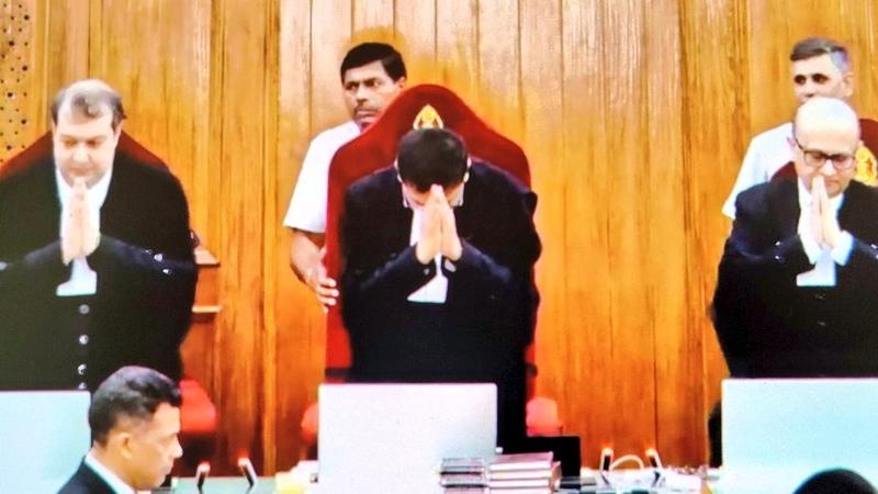 Farewell From The Bench: CJI Chandrachud’s Final Rise Captured in a Powerful Image