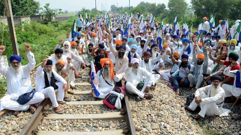 Farmers blocked roads