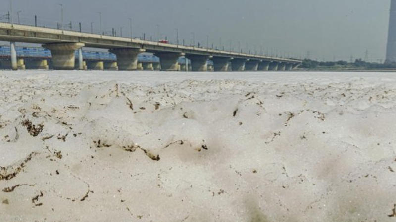 AAP, BJP spar as Yamuna froths, air quality remains poor in Delhi