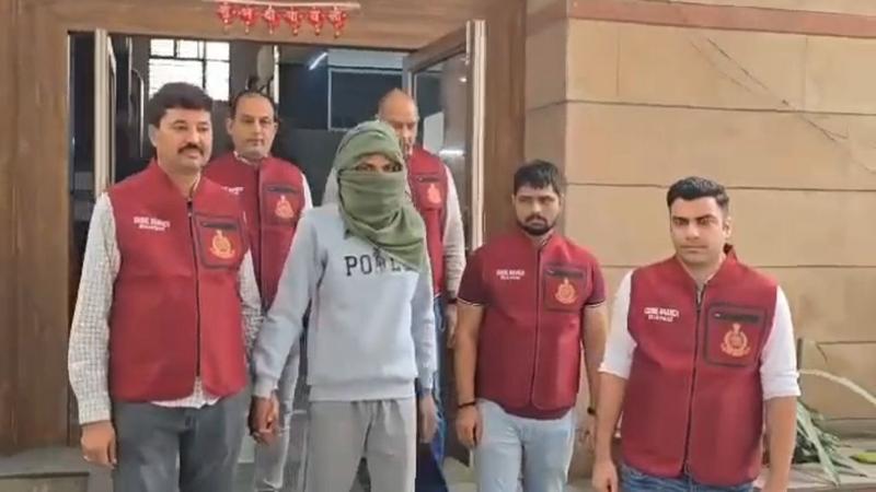 Gangster Neeraj Bawana gang shooter Raghu arrested 