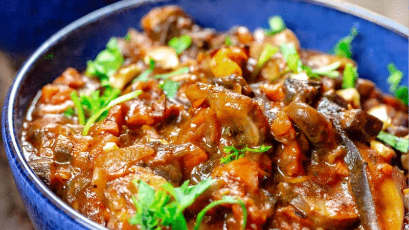 Garlicky mushroom ragu