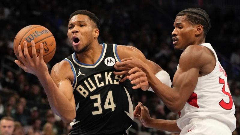 Giannis Antetokounmpo leads Milwaukee Bucks to win over Toronto Raptors