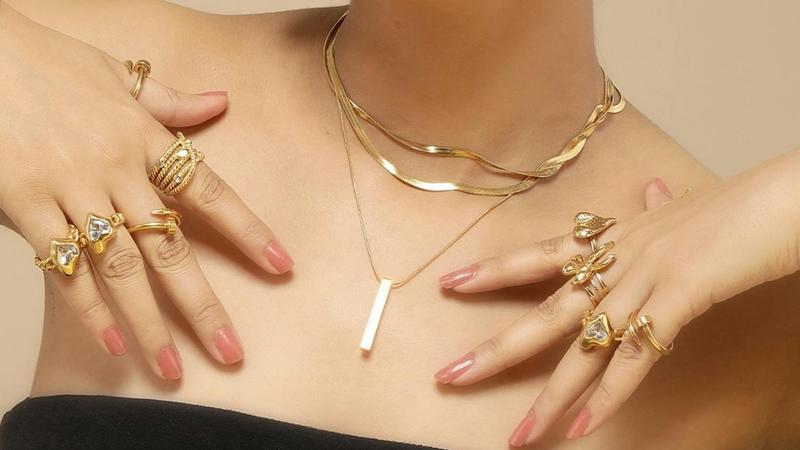 Gold-plated jewellery 