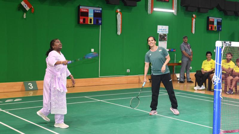 President Murmu Takes on Ace Shuttler Saina Nehwal As She Indulges In A Game of Badminton 