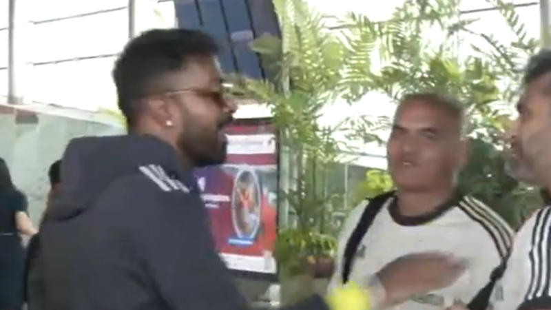 Hardik Pandya meets with Gautam Gambhir's coaching staff