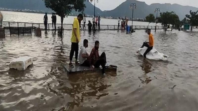  Rivers in spate after heavy rains in Uttar Pradesh, danger of flood in many districts