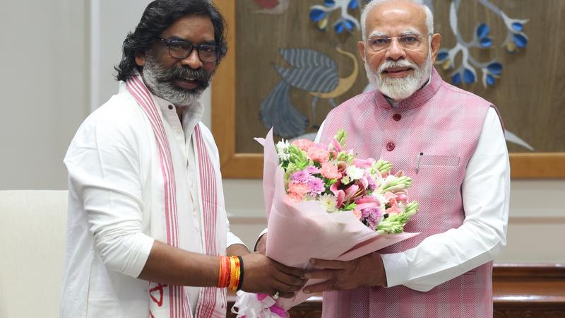 Hemant Soren made a courtesy call to PM Modi 