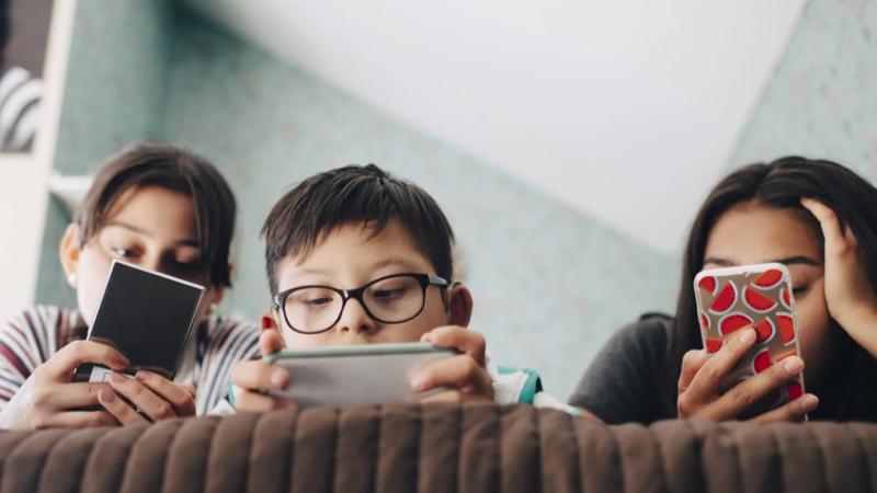 How to keep children away from social media