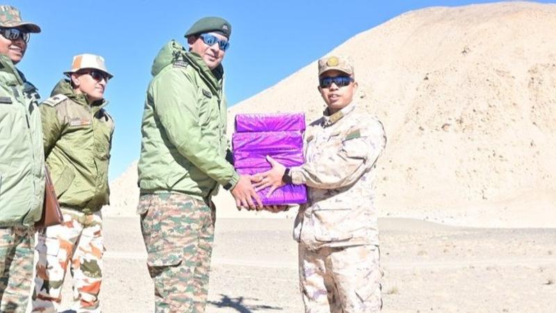 Indian, Chinese Troops Exchange Sweets on Diwali After Border Disengagement