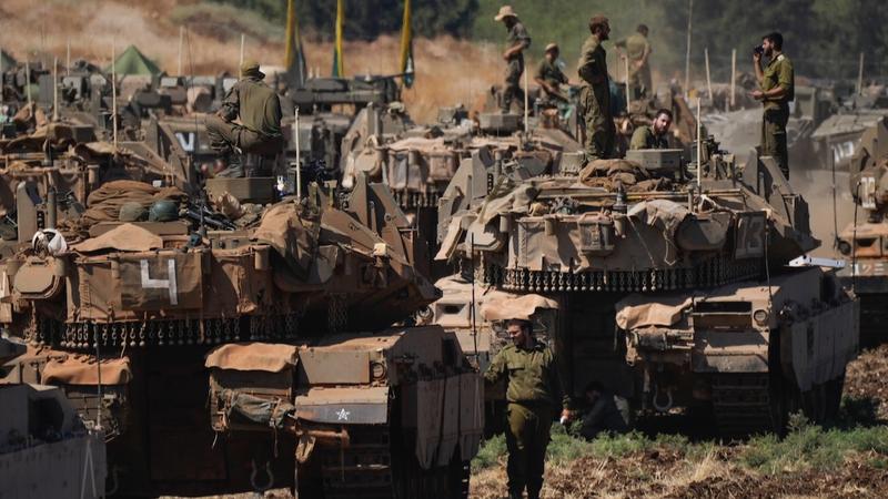 Israel tanks at Lebanon border 