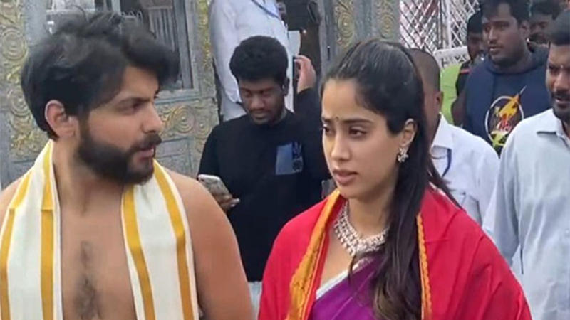 Janhvi Kapoor and Shikhar Pahariya at Tirumala Temple.