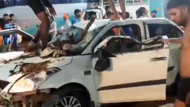 Kanwariyas Vandalise Car