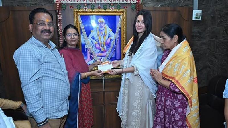 Katrina Kaif Sai Baba