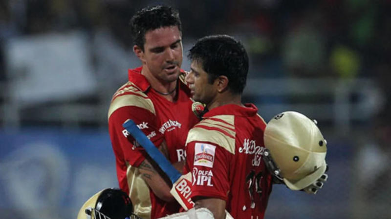 Kevin Pietersen and Rahul Dravid while playing the IPL