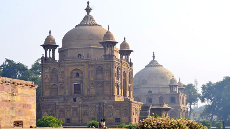 Khusro Bagh, Prayagraj