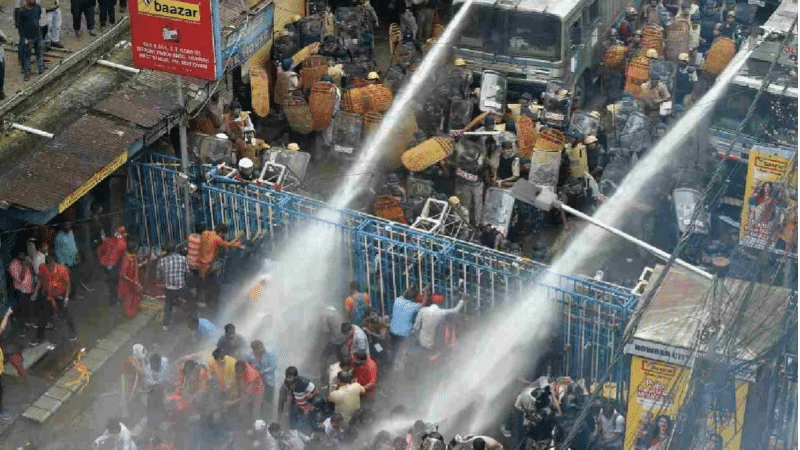 Kolkata police used water cannon on protesters