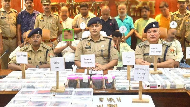 kushinagar police bust fake currency