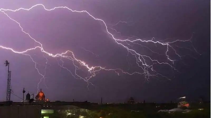 three killed in lightning in jharkhand 