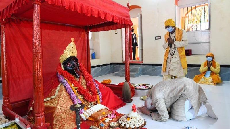  Maa Kali crown stolen from Jeshoreshwari temple 