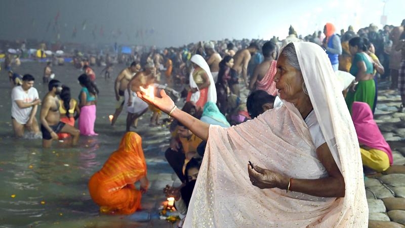 Maha Kumbh 2025: First 'Amrit Snan' on Makar Sankranti as Millions Gather at Triveni Sangam