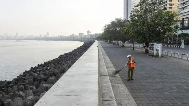 A diamond merchant allegedly committed suicide by jumping into the sea near Hotel Taj in Mumbai's Colaba