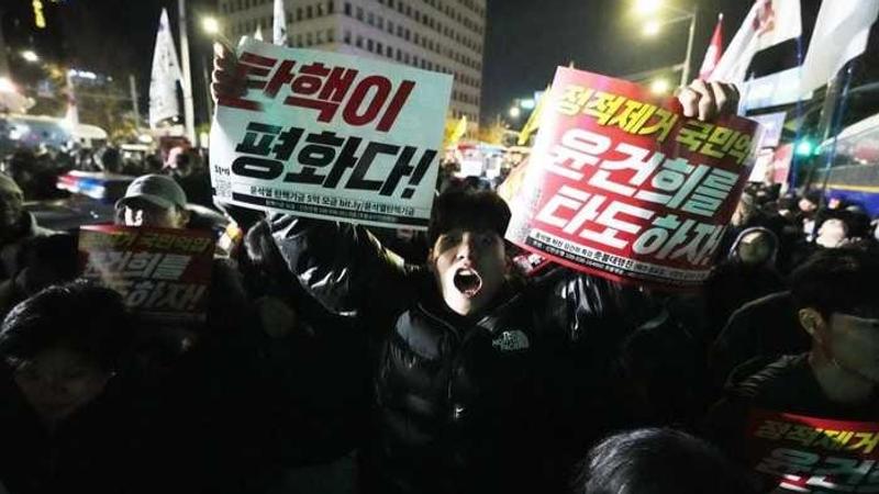 Martial law lifted in South Korea 