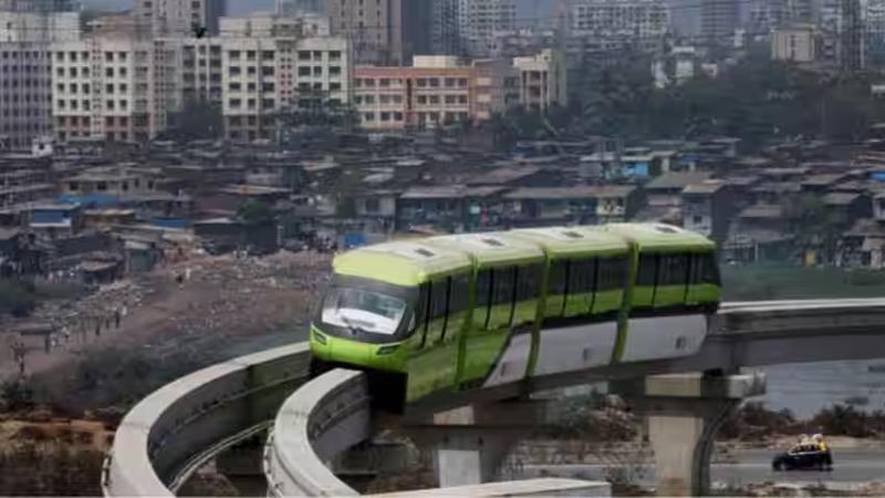 Mobile phone bursts into flames in Mumbai monorail