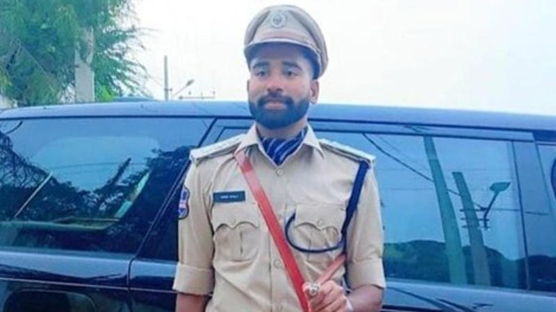 Mohammed Siraj in his DSP uniform