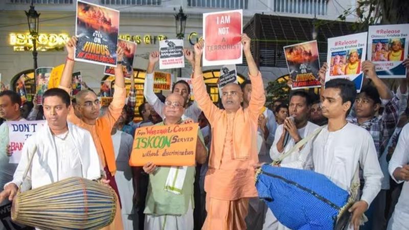 Monks protest at Indo-Bangla border over release of Hindu spiritual leader