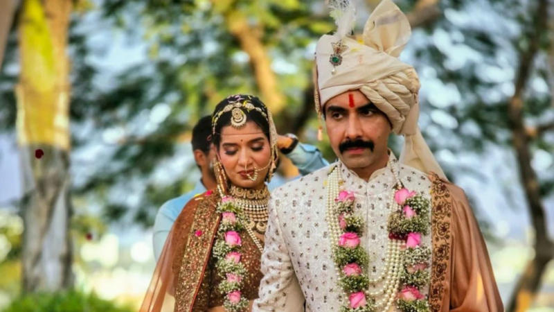 Naveen Kasturia marries girlfriend Shubhanjali Sharma in Udaipur