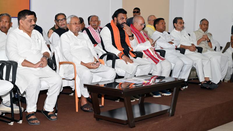 NDA leaders brainstorm at Nitish's house