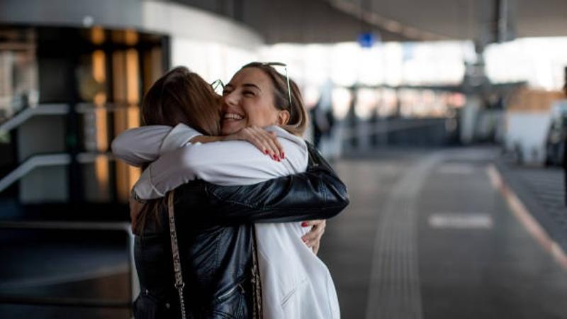 New Zealand Airport Limits Farewell Hugs to 3 Minutes