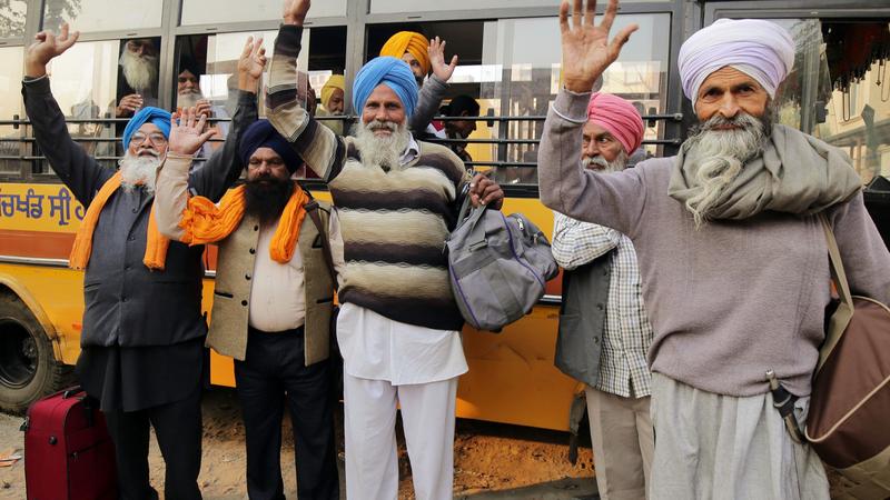 Pak Issues 3,000 Visas to Indian Sikhs for Guru Nanak Birthday Celebrations