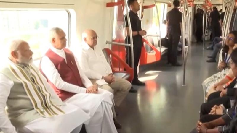 PM Narendra Modi Takes Metro Ride in Ahmedabad After Launching India's 1st 'Vande Metro' Service