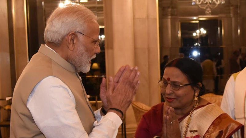 PM Narendra Modi with Folk singer Sharda Sinha 