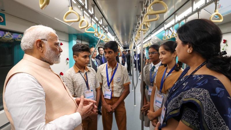 PM takes ride in Mumbai's metro