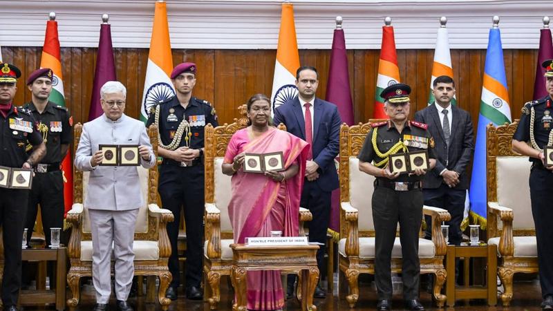 President Droupadi Murmu with Telangana Governor Jishnu Dev Varma, Chief of Defence Staff General Anil Chauhan