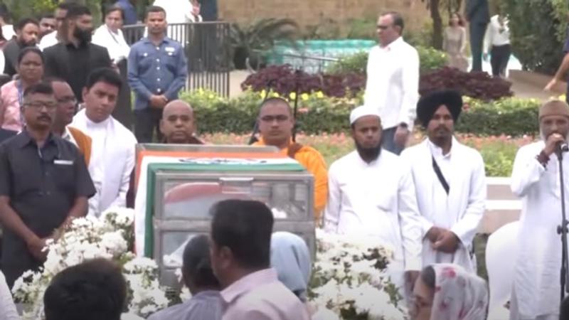 Priests from various religions standing side by side to offer prayers for the departing soul of Ratan Tatat