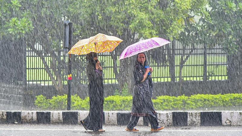 IMD Issues 'Yellow Alert' in Mumbai for Monday