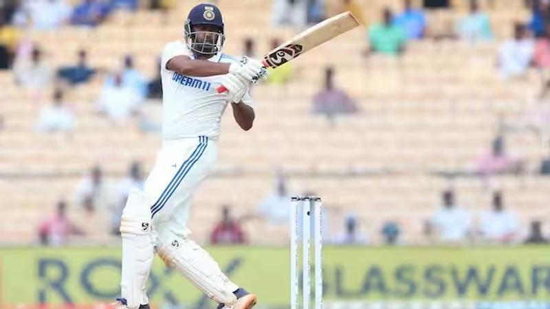 Ravichandran Ashwin bats against Bangladesh.