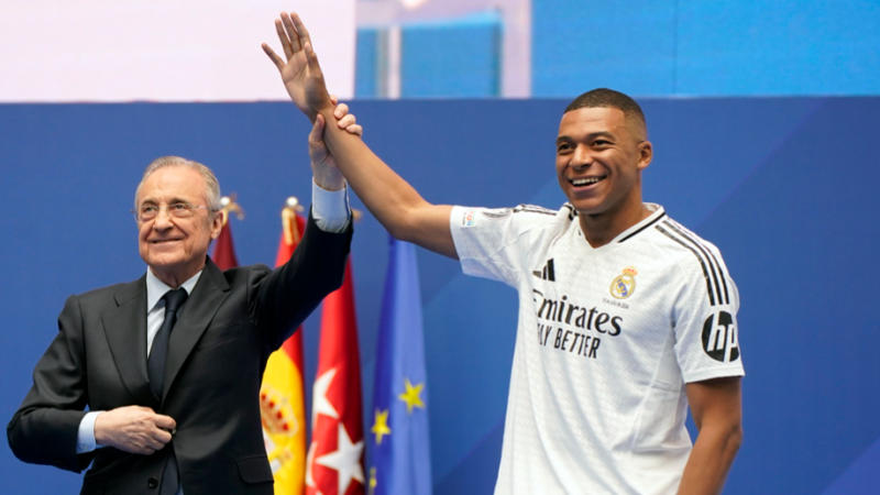 Real Madrid president Florentino Perez and Kylian Mbappe