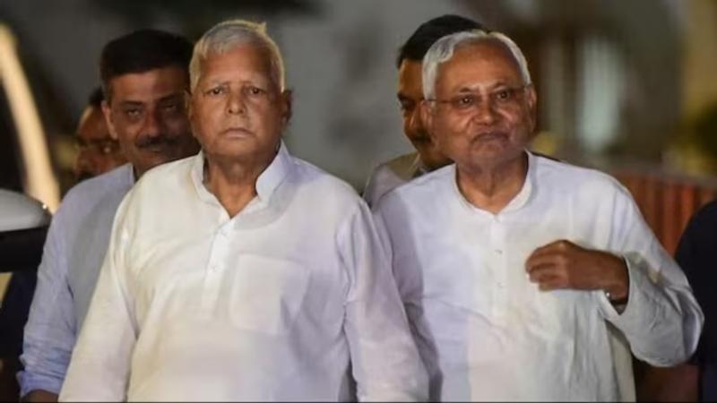 RJD president Lalu Yadav with JDU president and Bihar CM Nitish Kumar 