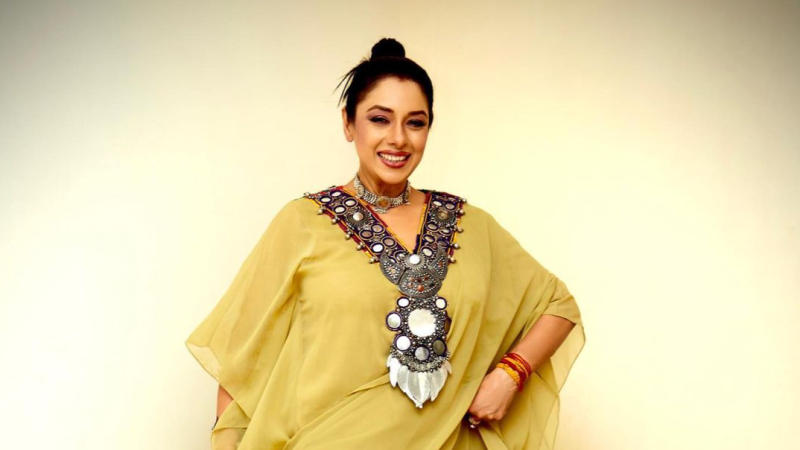 Rupali Ganguly resides in Mumbai with her husband Ashwin Verma and son