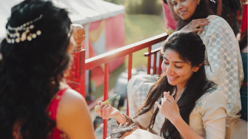 Sai Pallavi applied mehndi to sister Pooja Kannan at her wedding