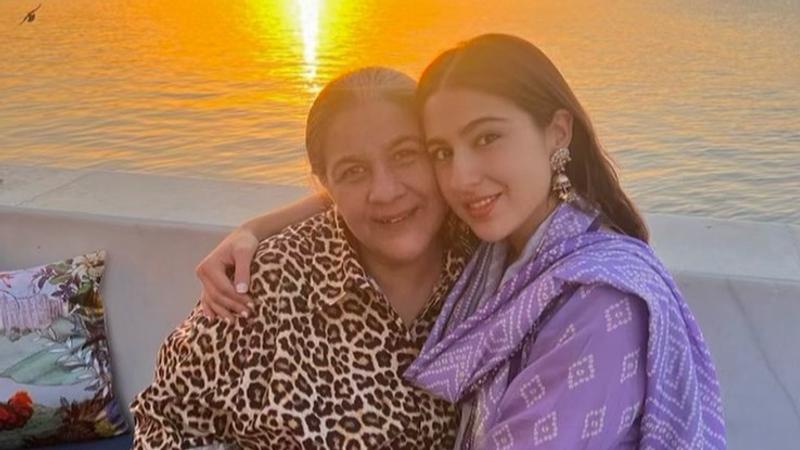 Sara Ali Khan with mom Amrita Singh.