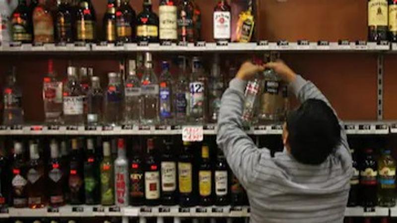 SC seeks reply from Centre over a plea demanding strict checking of age of liquor consumers at sale points 